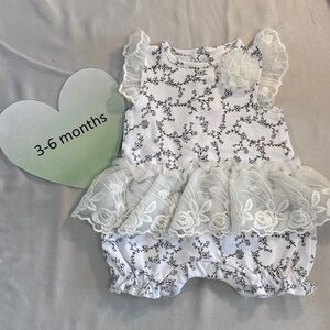 Laura Ashley Baby - One piece romper outfit. Size 3-6 months